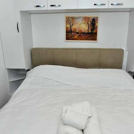 Villas Apartments Shahaj Вльора Екстер'єр фото
