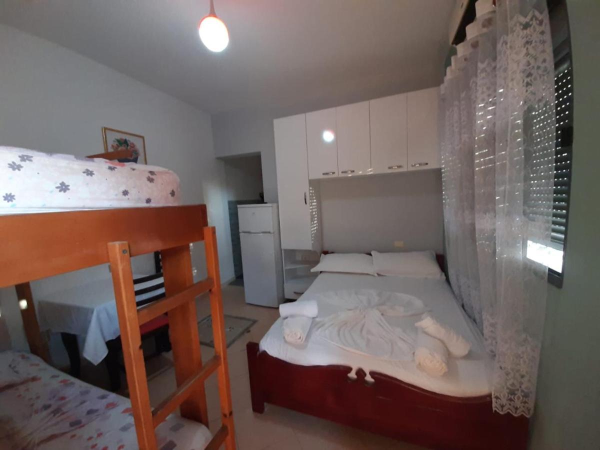 Villas Apartments Shahaj Вльора Екстер'єр фото