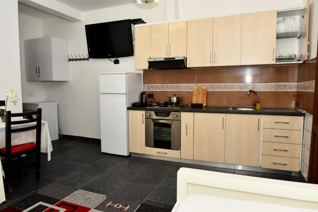 Villas Apartments Shahaj Вльора Екстер'єр фото