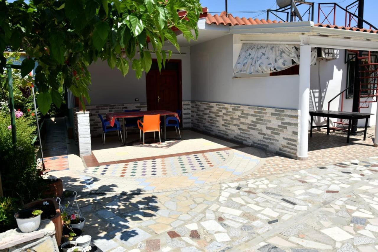 Villas Apartments Shahaj Вльора Екстер'єр фото