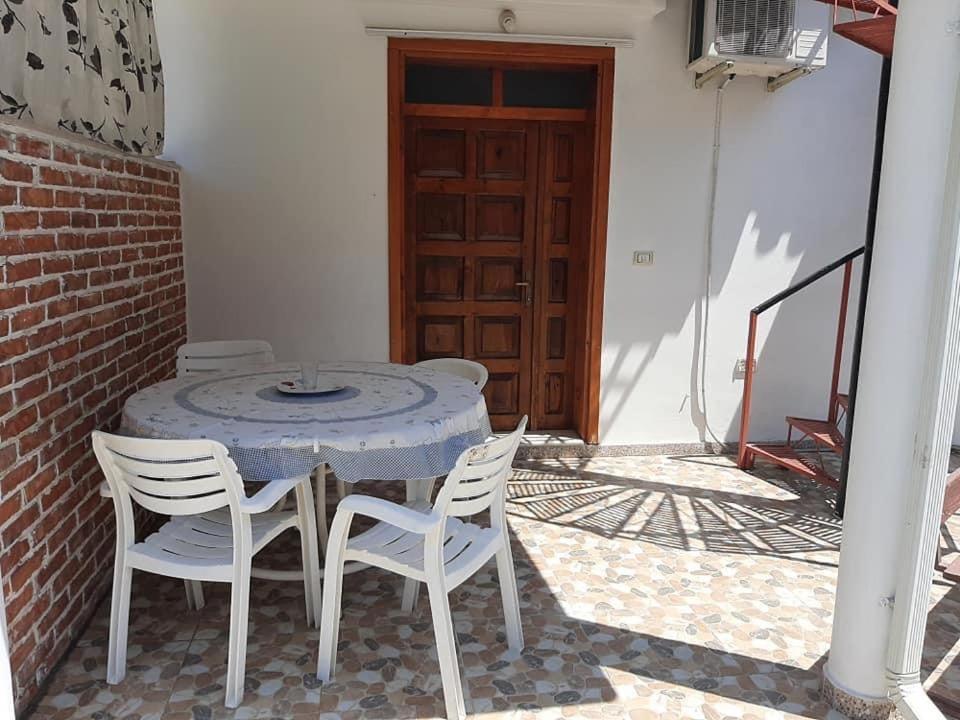 Villas Apartments Shahaj Вльора Екстер'єр фото
