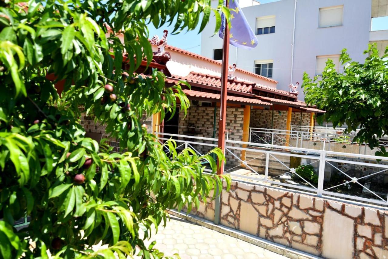 Villas Apartments Shahaj Вльора Екстер'єр фото