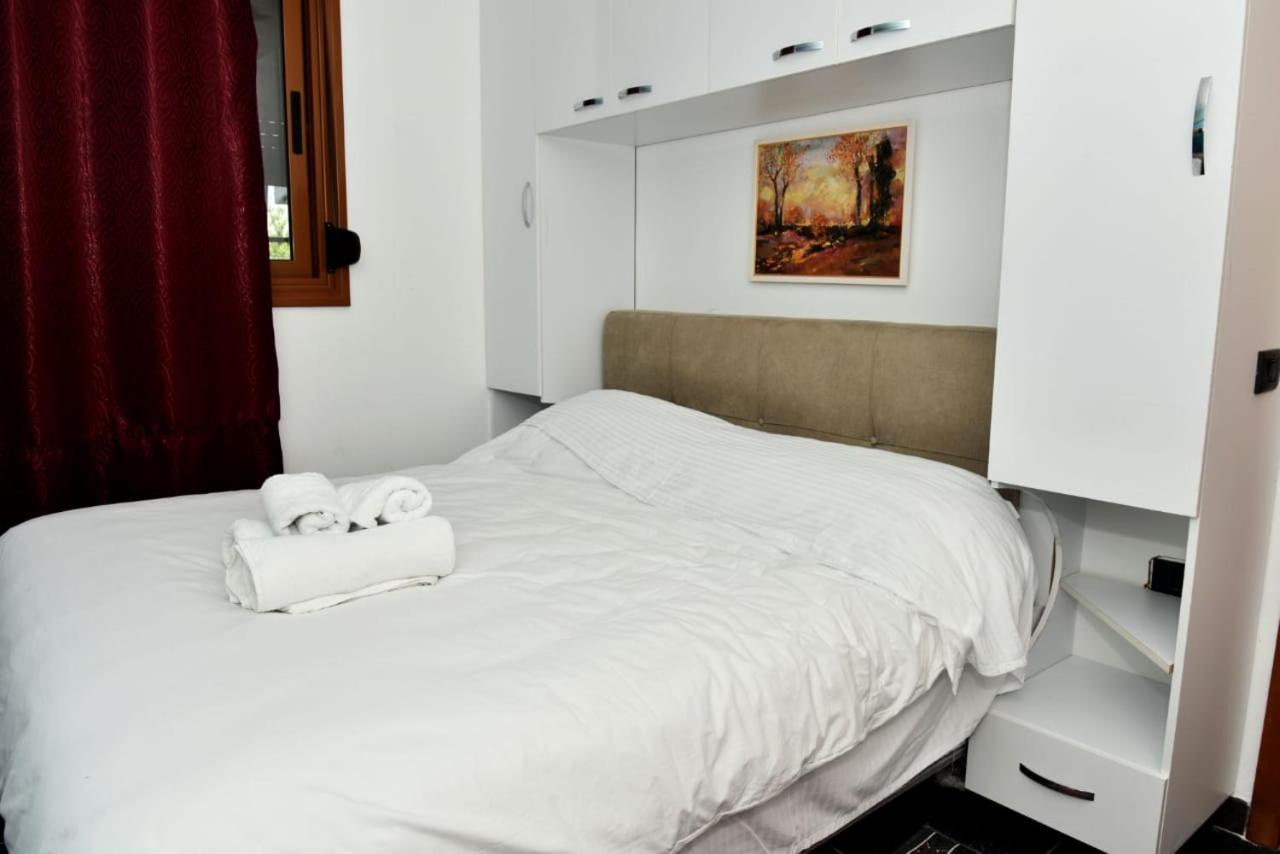 Villas Apartments Shahaj Вльора Екстер'єр фото