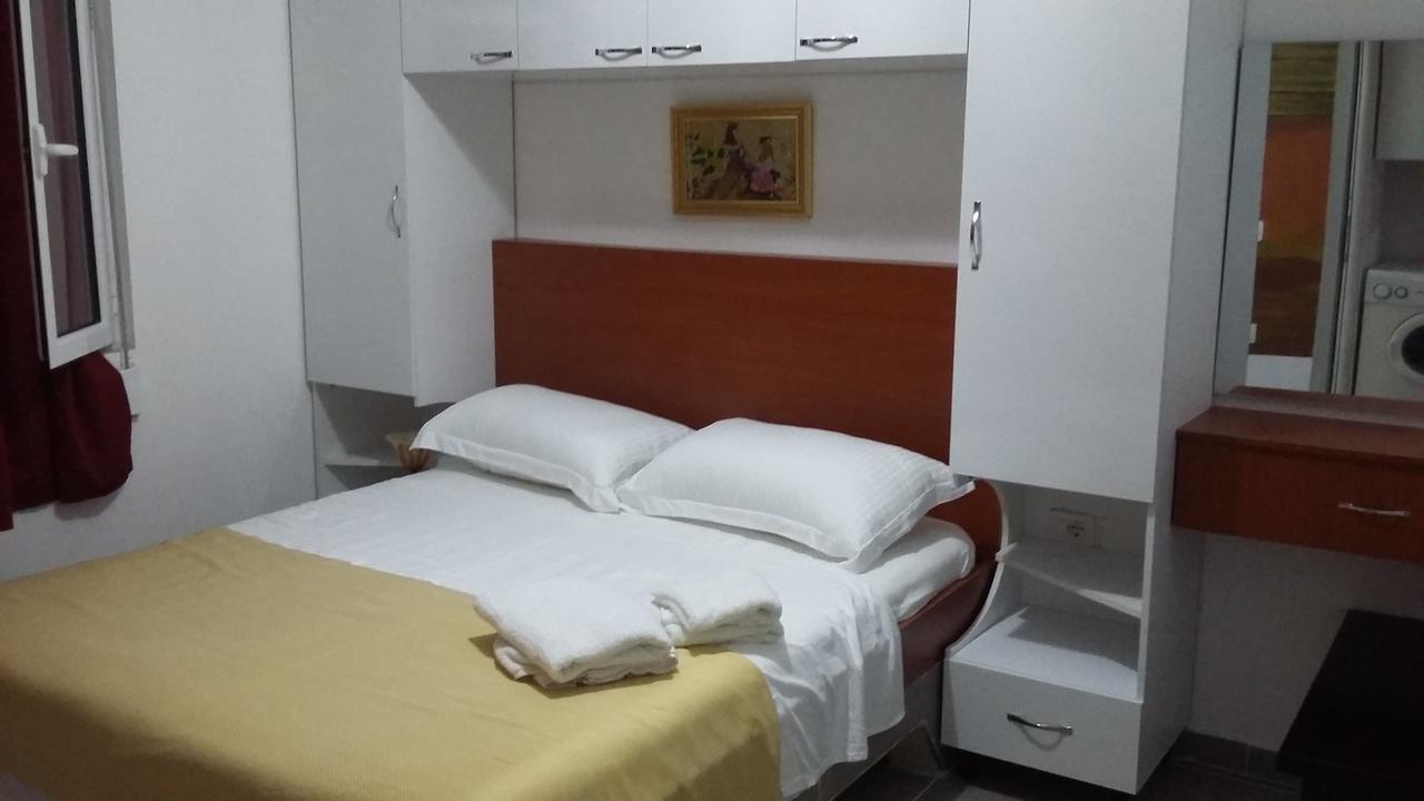 Villas Apartments Shahaj Вльора Екстер'єр фото